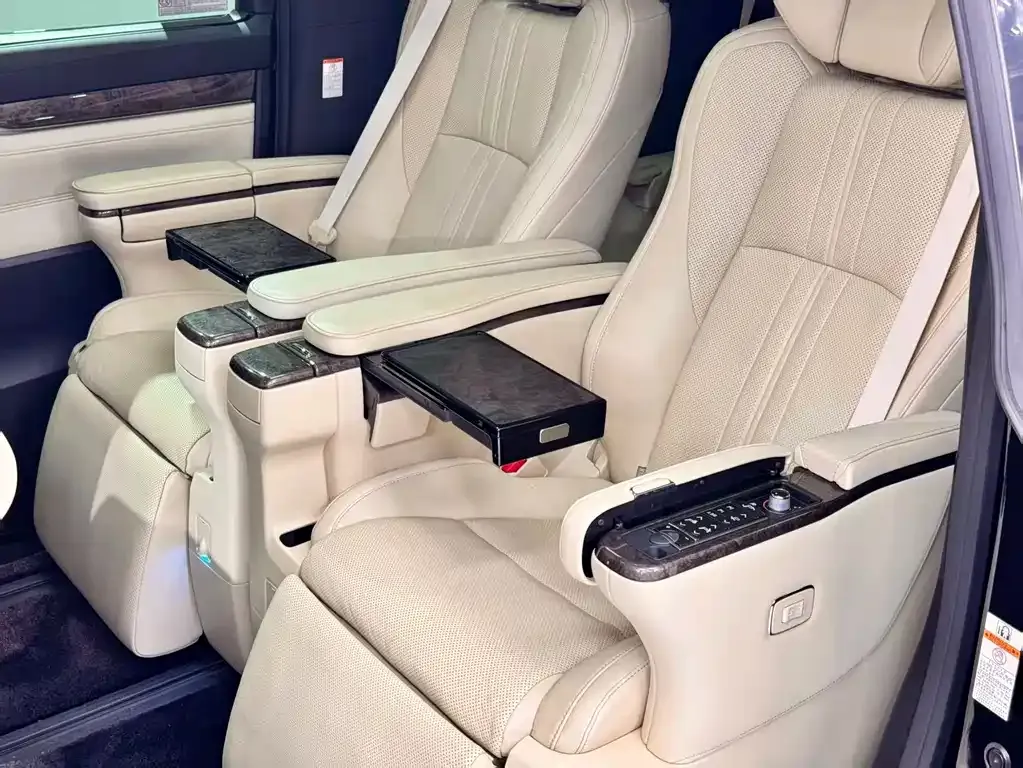 Toyota Alphard 2023 из CN, фото 6