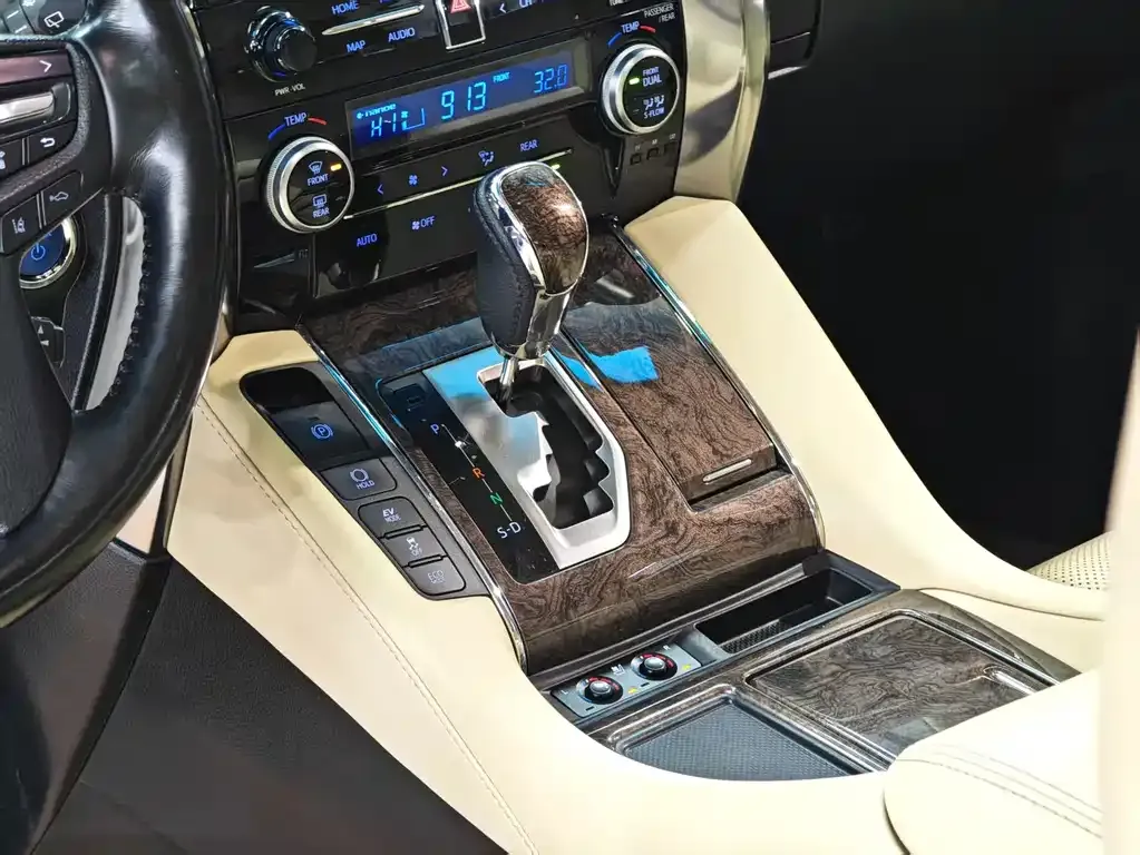 Toyota Alphard 2023 из CN, фото 7