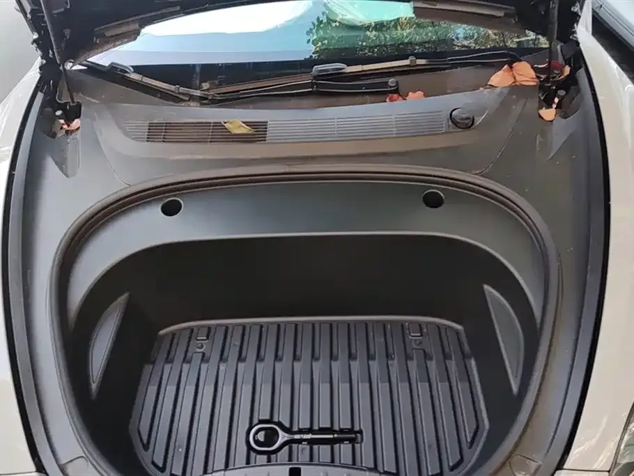Tesla Model 3 — фото 10
