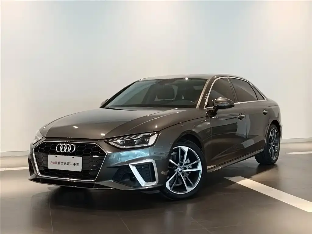 Audi A4L 2022 из CN, фото 1