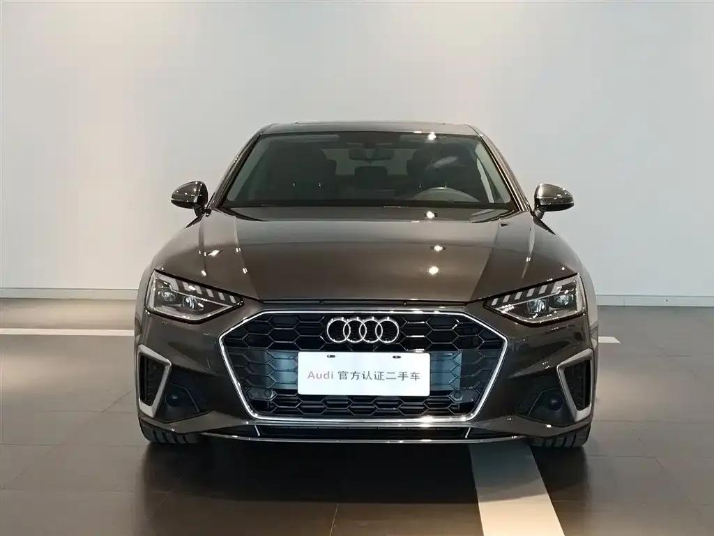 Audi A4L 2022 из CN, фото 2