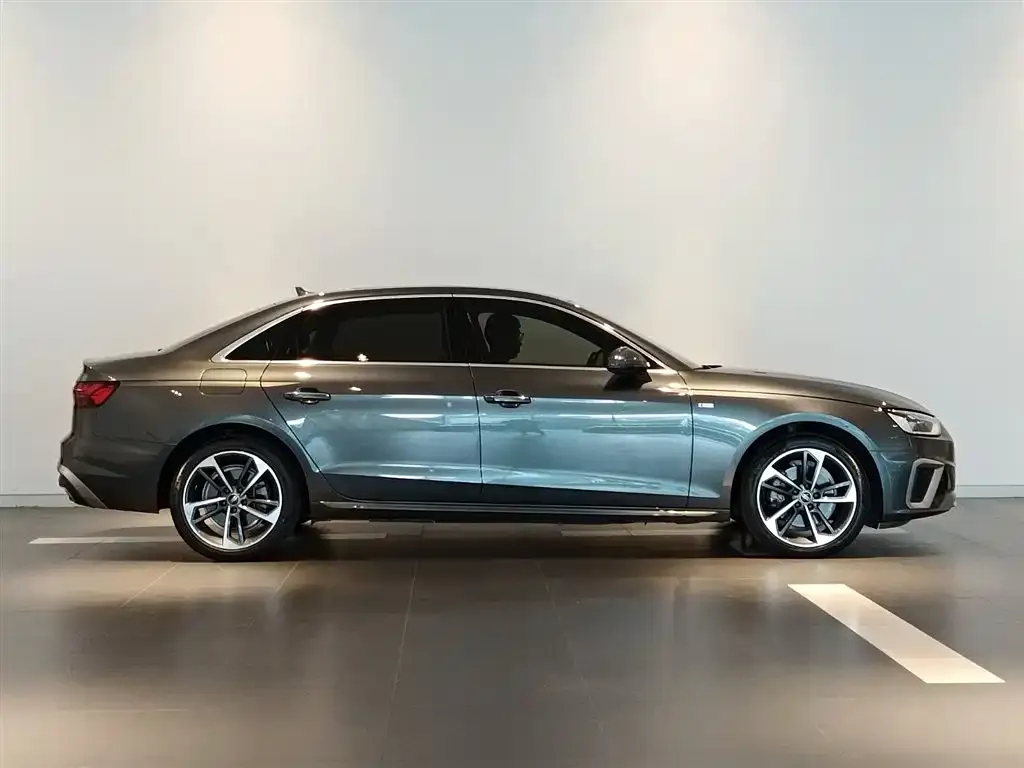 Audi A4L 2022 из CN, фото 3