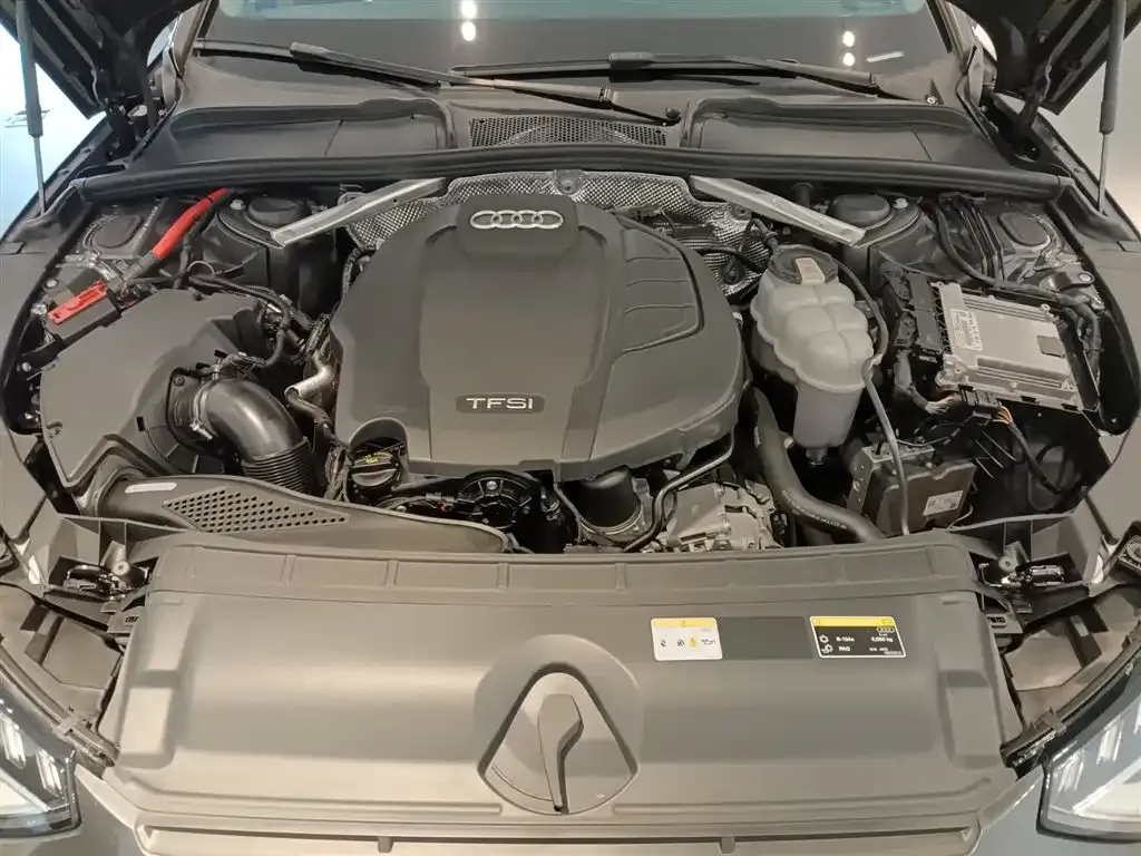 Audi A4L 2022 из CN, фото 8