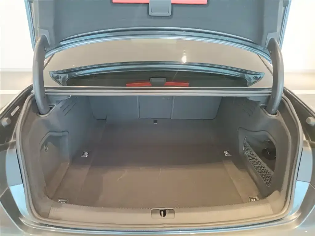 Audi A4L 2022 из CN, фото 9
