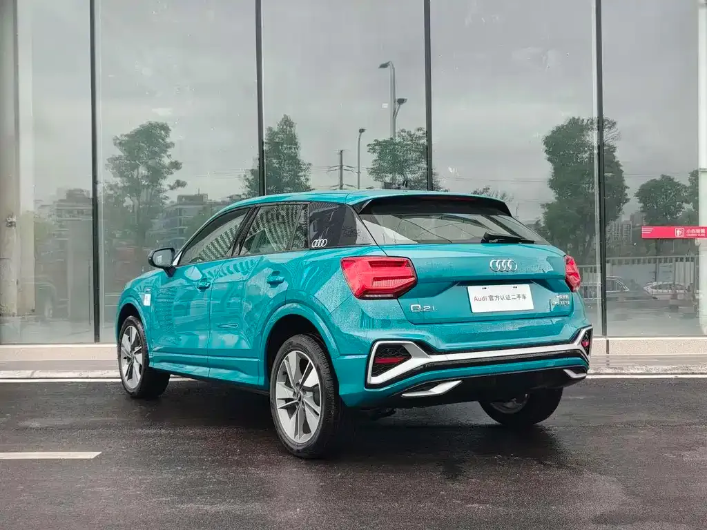 Audi Q2L 2025 из CN, фото 4