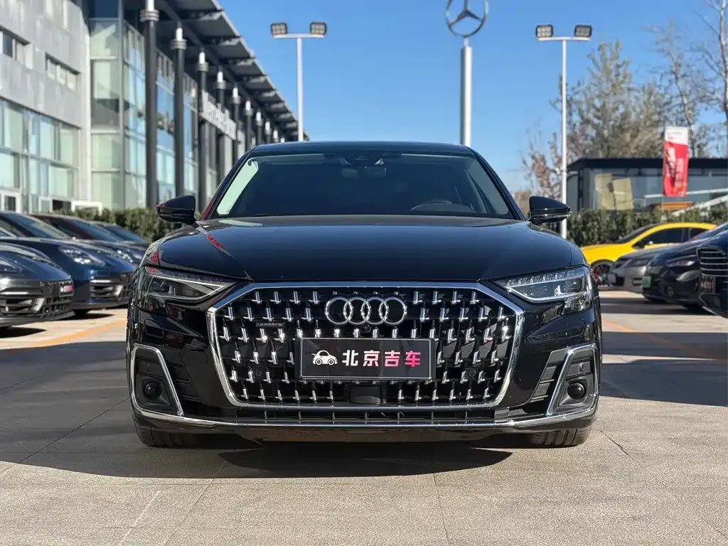 Audi A8 2023 из CN, фото 2