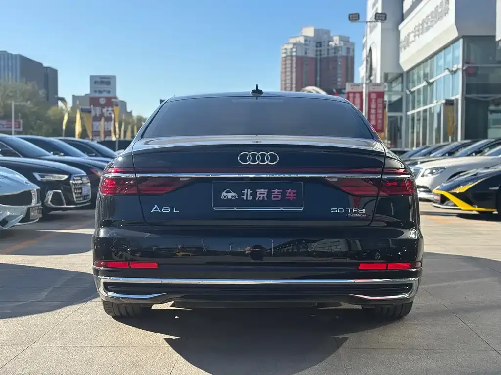 Audi A8 2023 из CN, фото 3