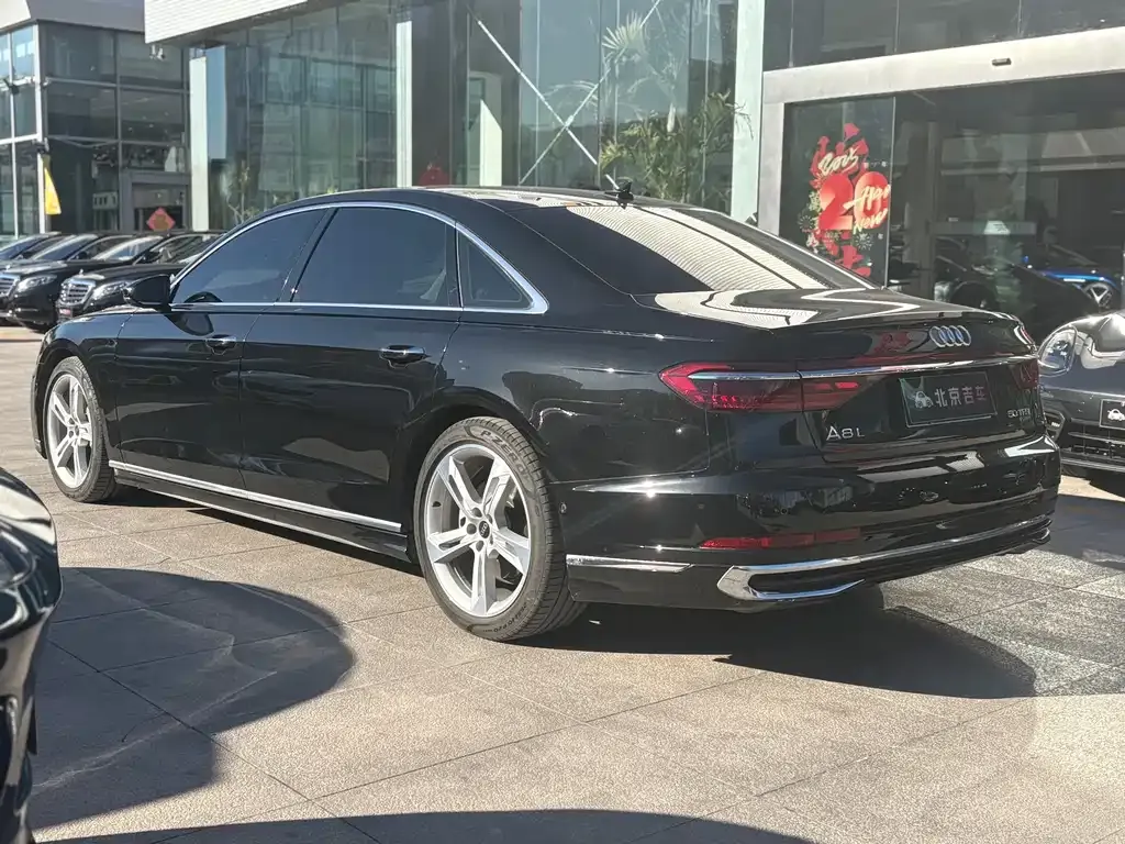 Audi A8 2023 из CN, фото 4