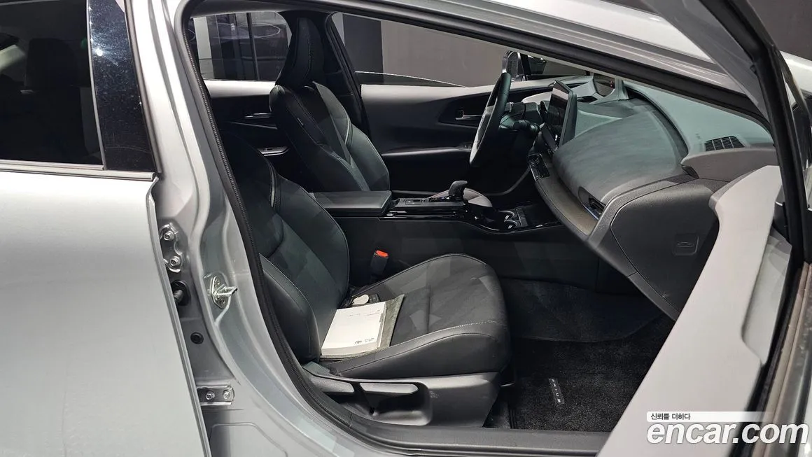 Toyota Prius — фото 10
