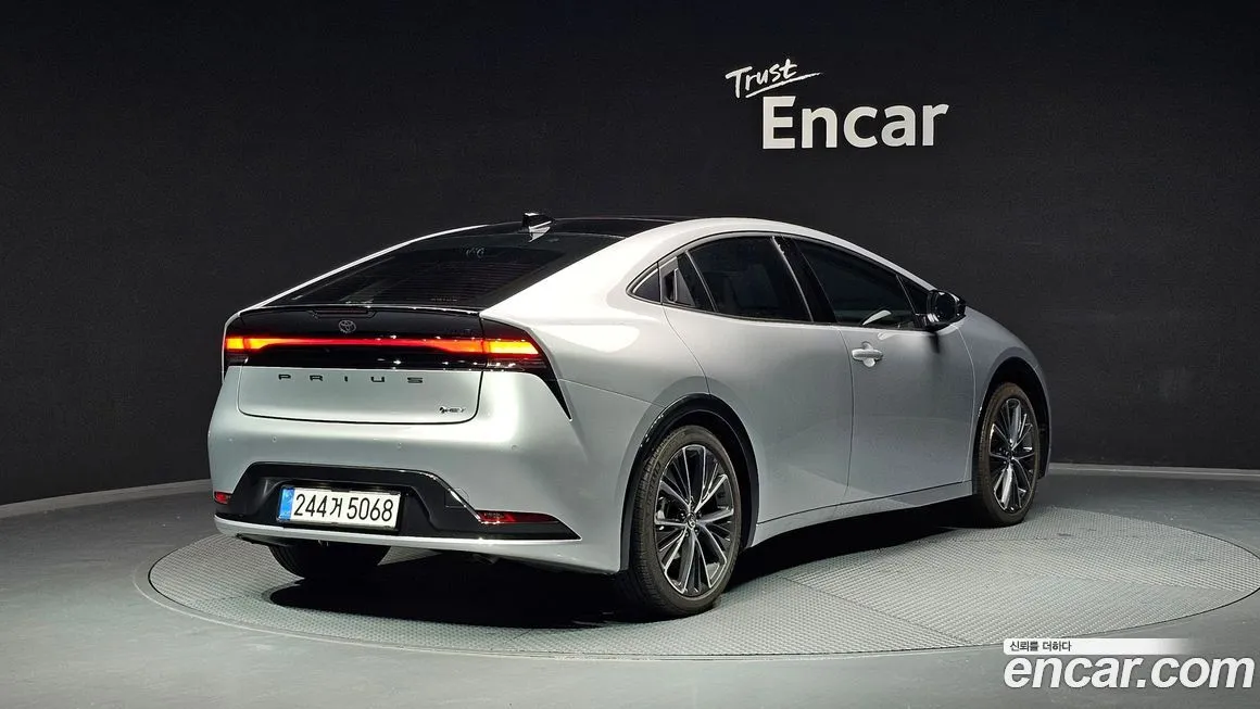 Toyota Prius — фото 2