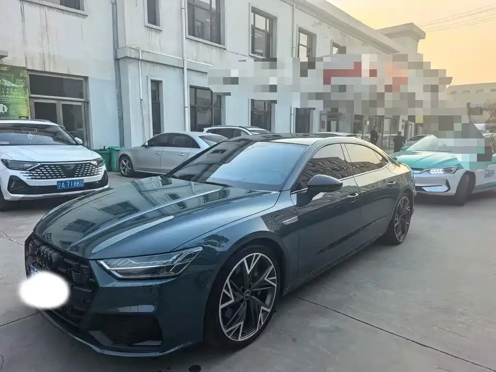 Audi A7L 2022 из CN, фото 1