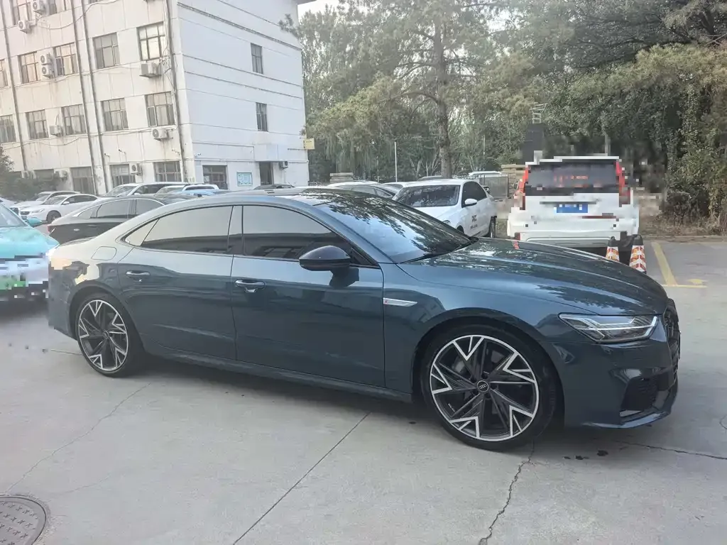 Audi A7L 2022 из CN, фото 2