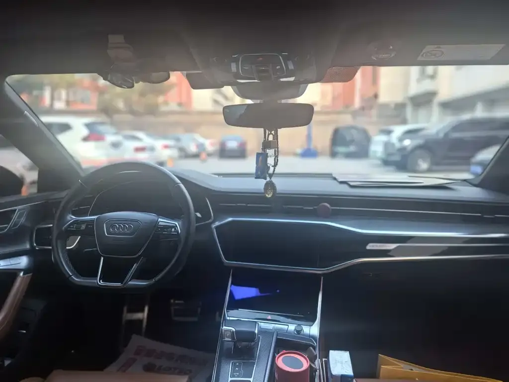 Audi A7L 2022 из CN, фото 3