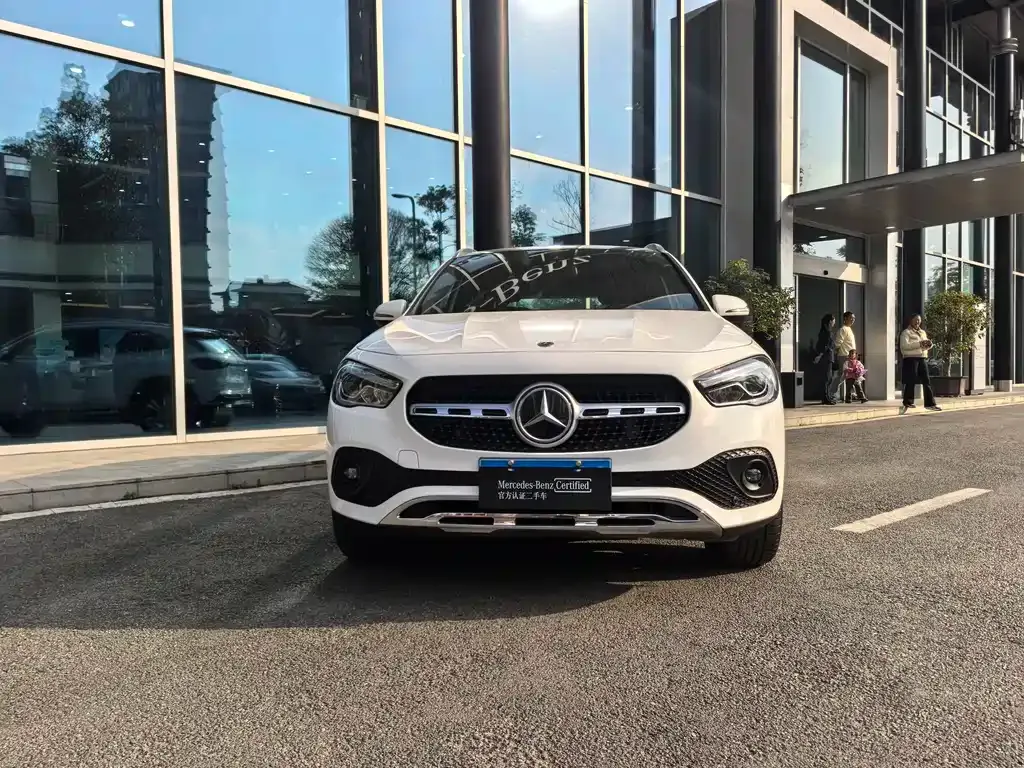 Mercedes-Benz GLA — фото 1