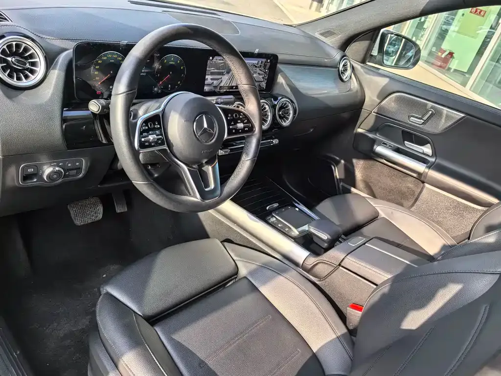 Mercedes-Benz GLA — фото 8