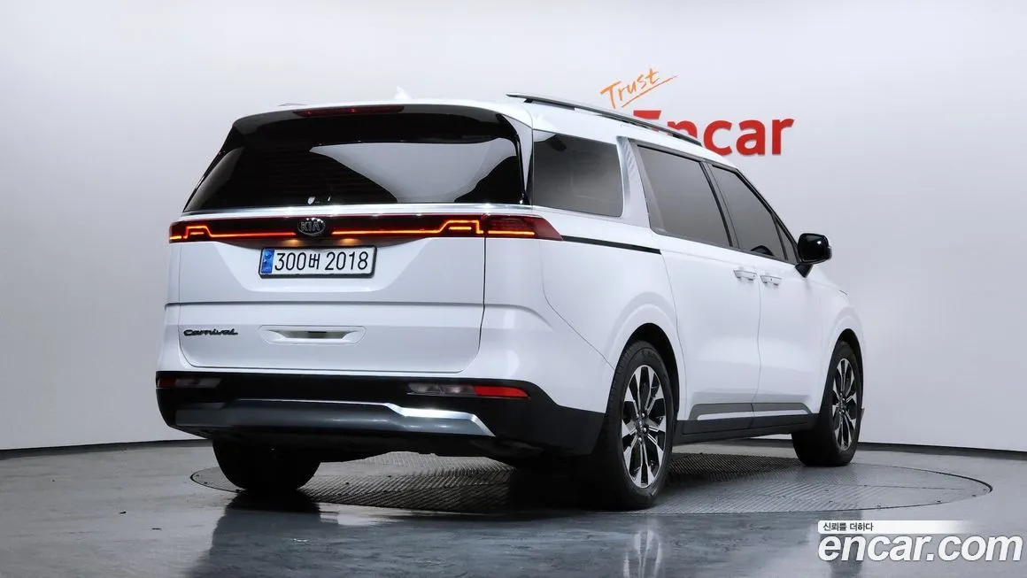Kia Carnival — фото 2