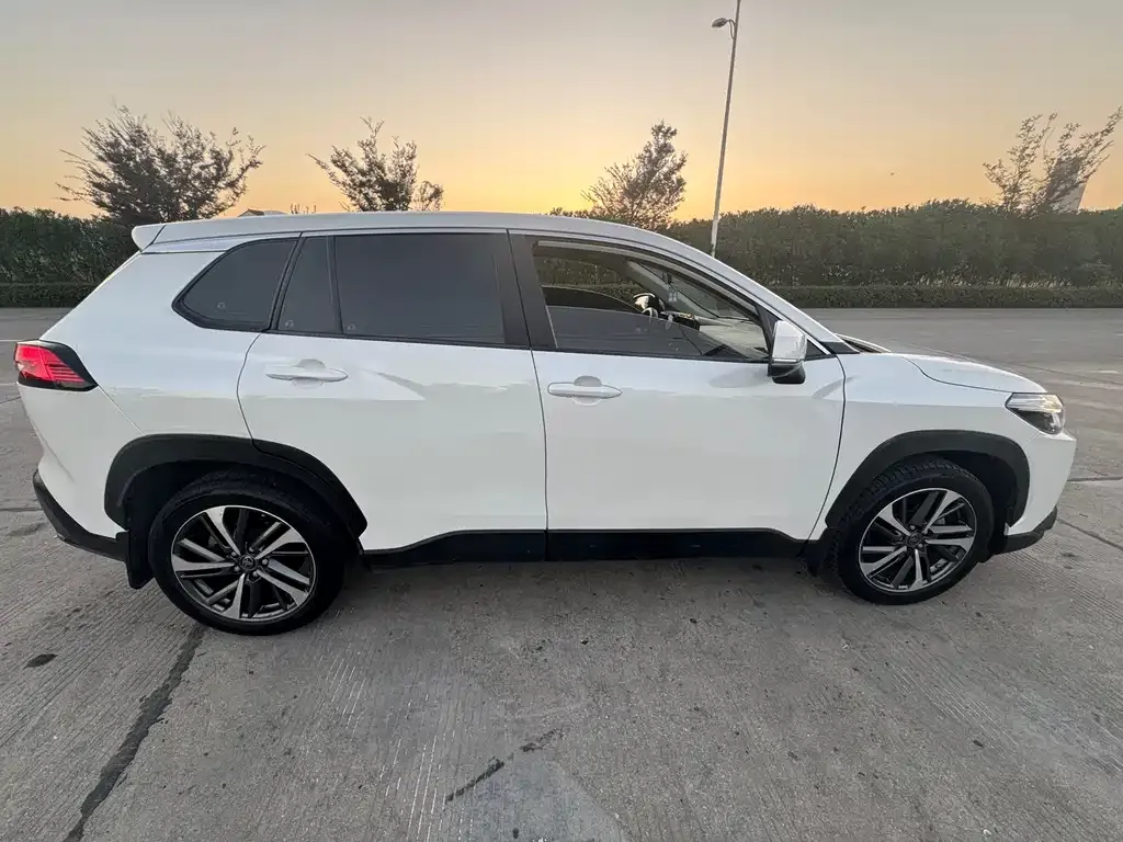 Toyota Frontlander 2022 из CN, фото 10