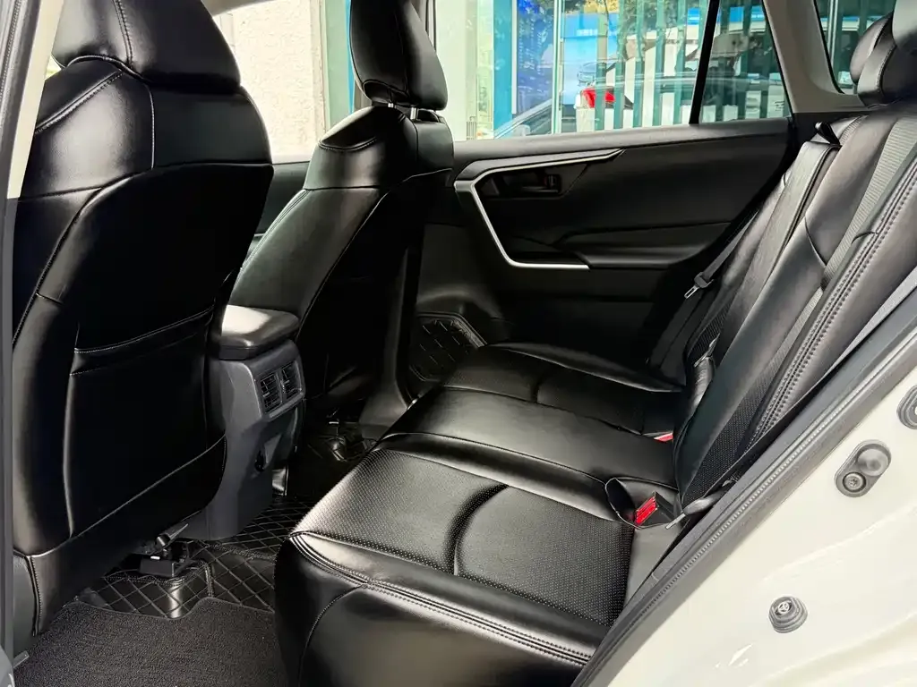 Toyota RAV4 2024 из CN, фото 10