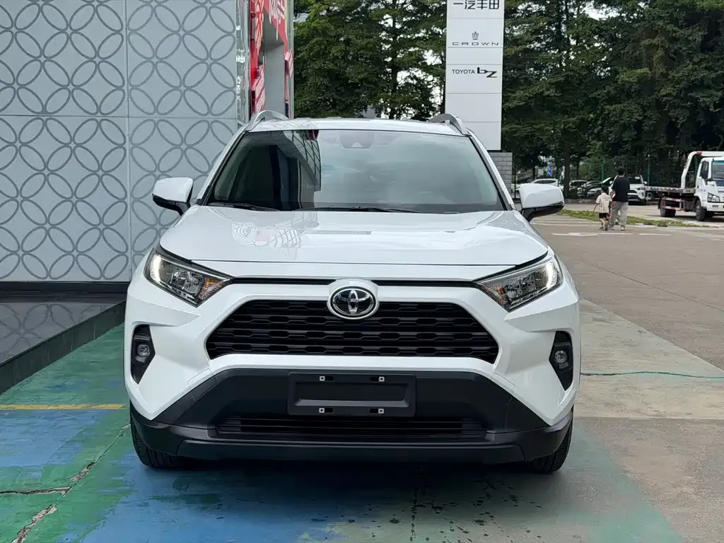 Toyota RAV4 2024 из CN, фото 2