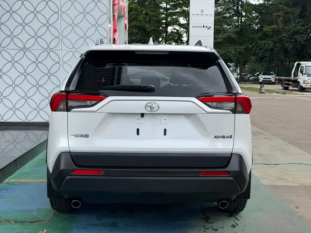 Toyota RAV4 2024 из CN, фото 5