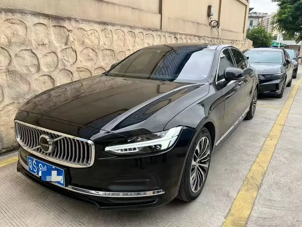Volvo S90 2023 из CN, фото 1