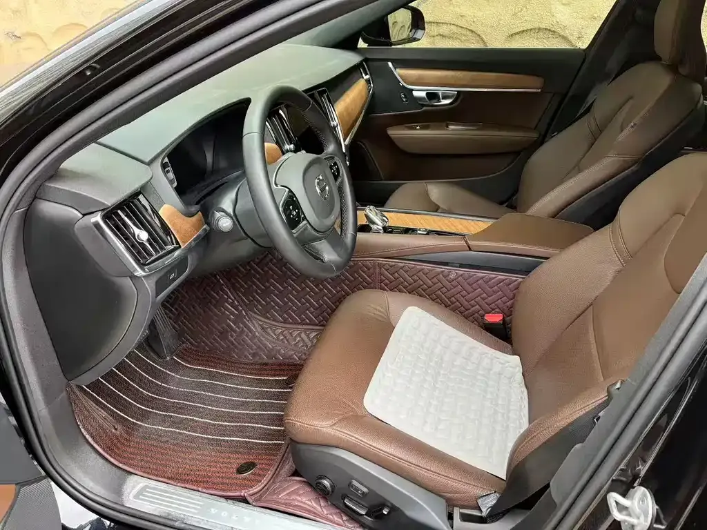 Volvo S90 2023 из CN, фото 3