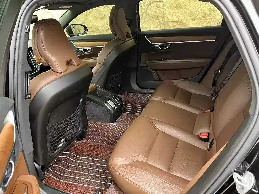 Volvo S90 2023 из CN, фото 5