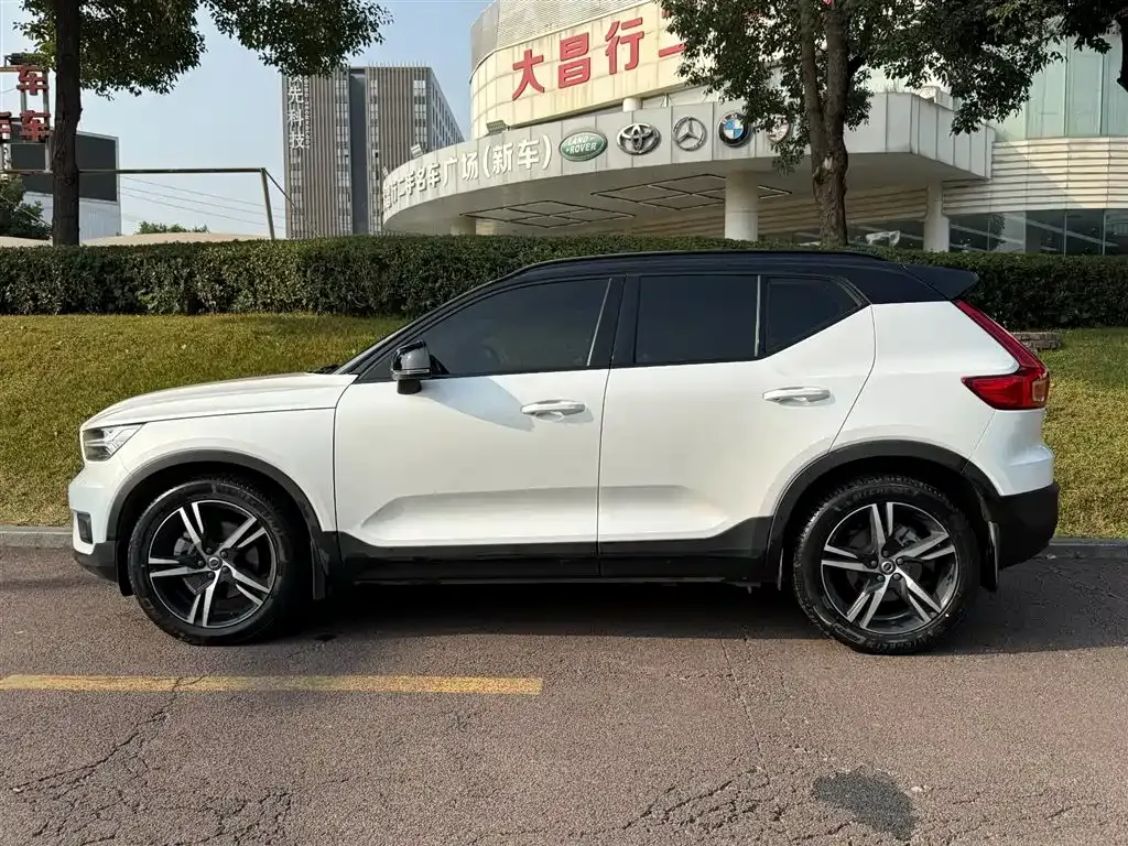 Volvo XC40 2021 из CN, фото 3