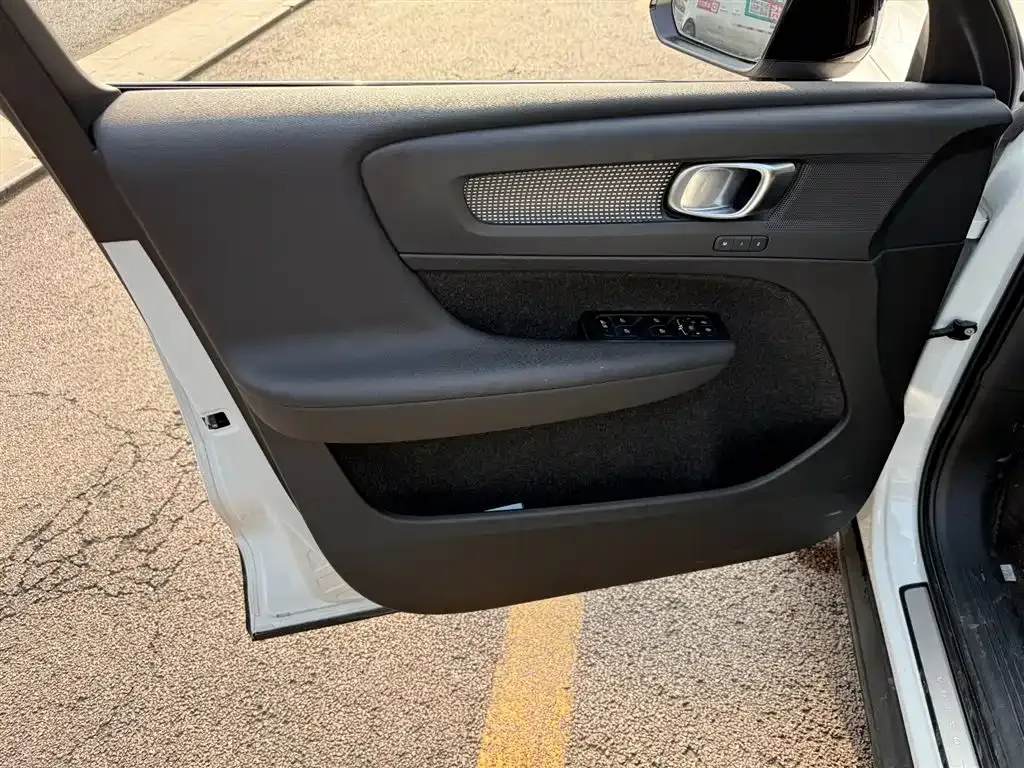 Volvo XC40 2021 из CN, фото 6