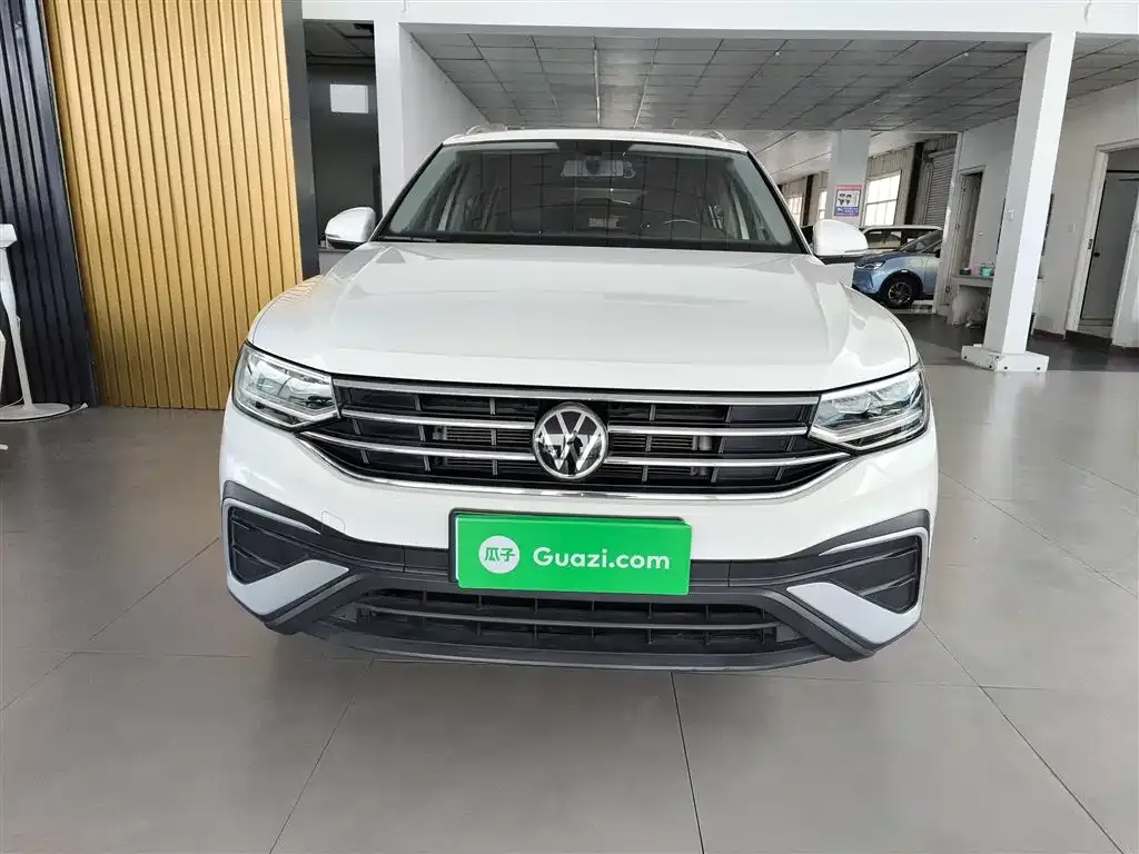 Volkswagen Tiguan L — фото 3