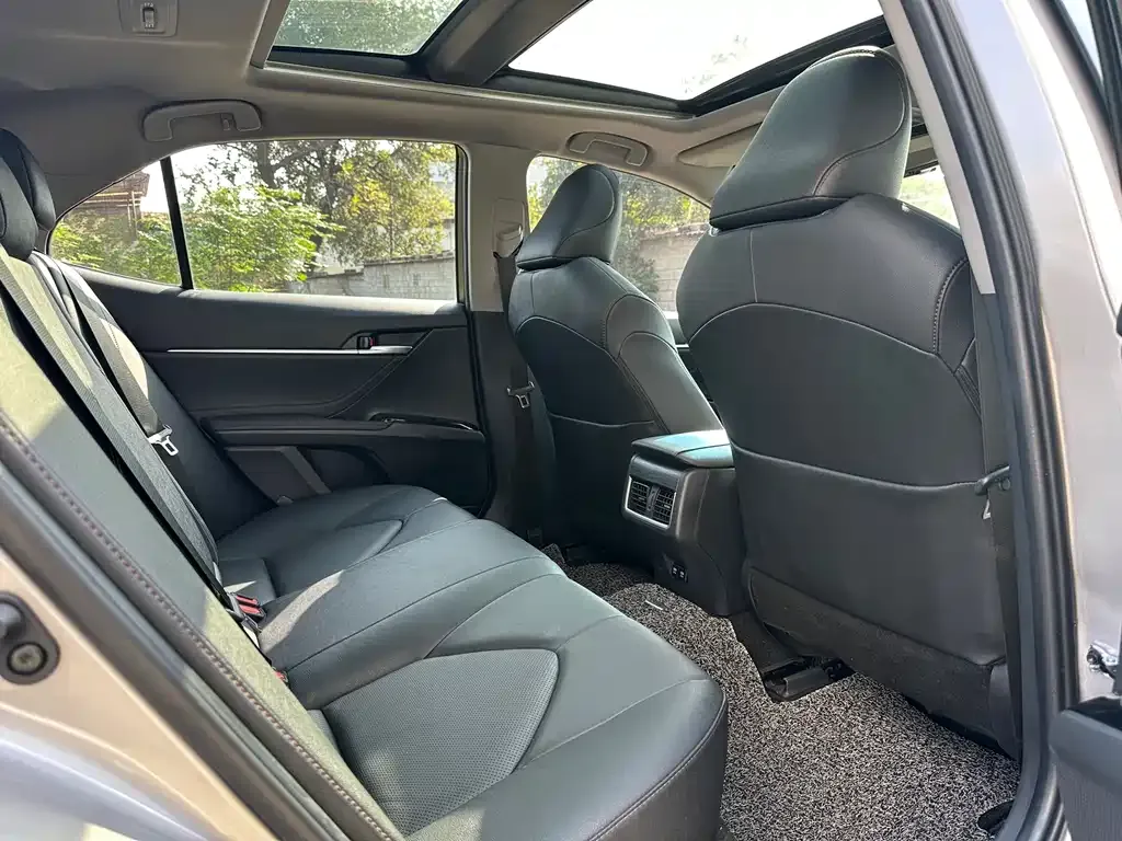 Toyota Camry 2022 из CN, фото 8