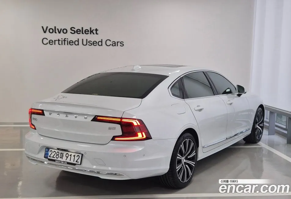 Volvo S90 2024 из KR, фото 2