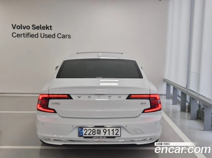 Volvo S90 2024 из KR, фото 4