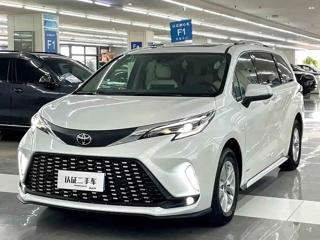 Toyota Granvia 2024 из CN, фото 2