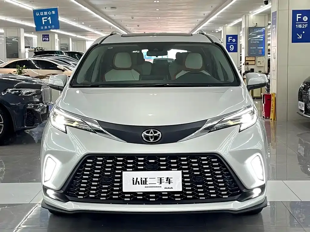 Toyota Granvia 2024 из CN, фото 3