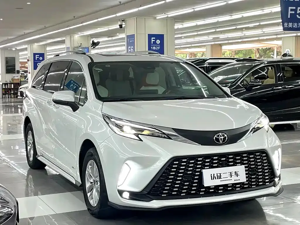 Toyota Granvia 2024 из CN, фото 4