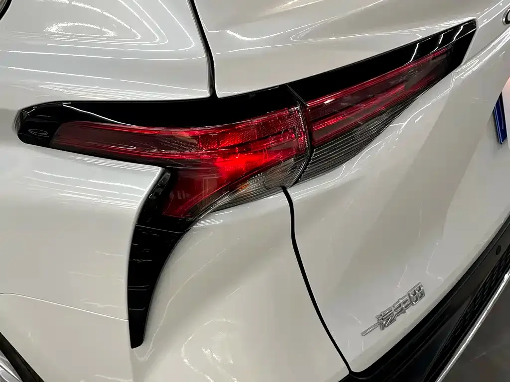 Toyota Granvia 2024 из CN, фото 7