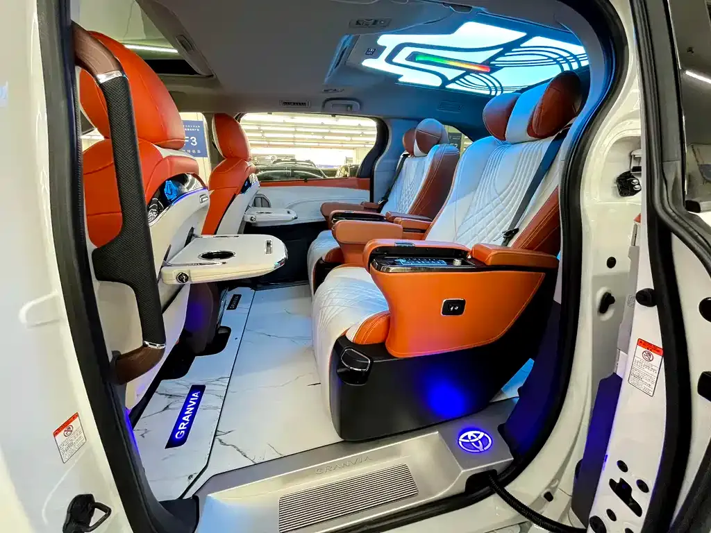Toyota Granvia 2024 из CN, фото 8
