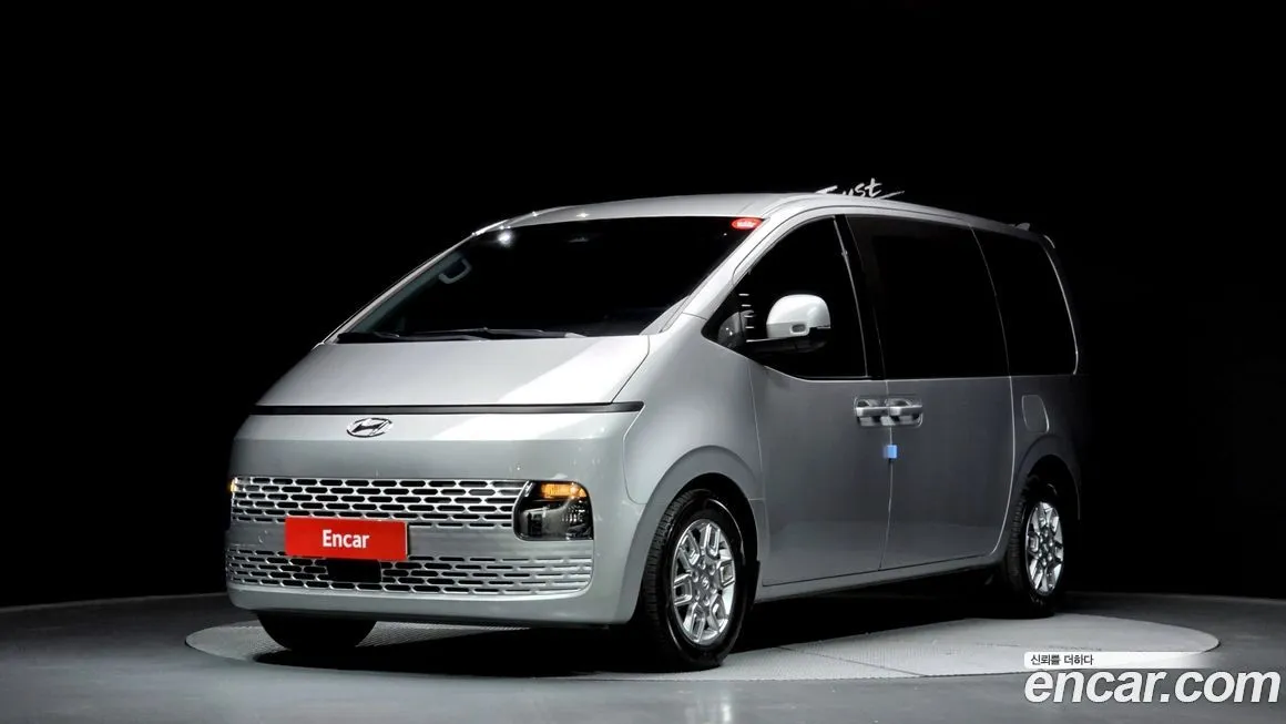 Hyundai Staria — фото 1