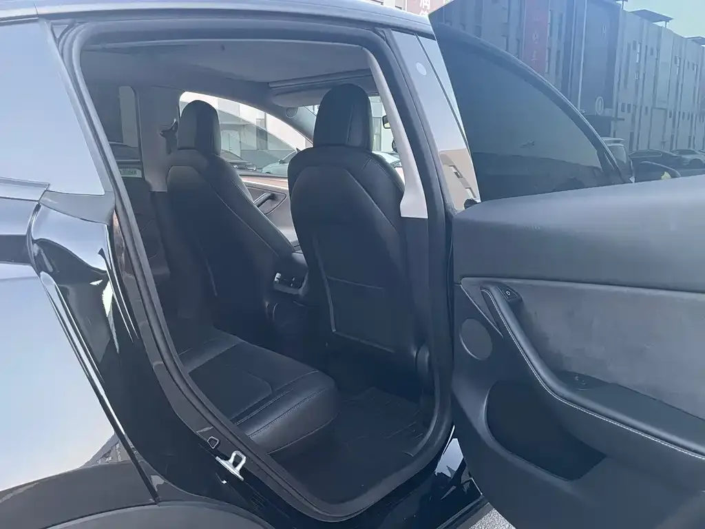 Tesla Model Y 2022 из CN, фото 10