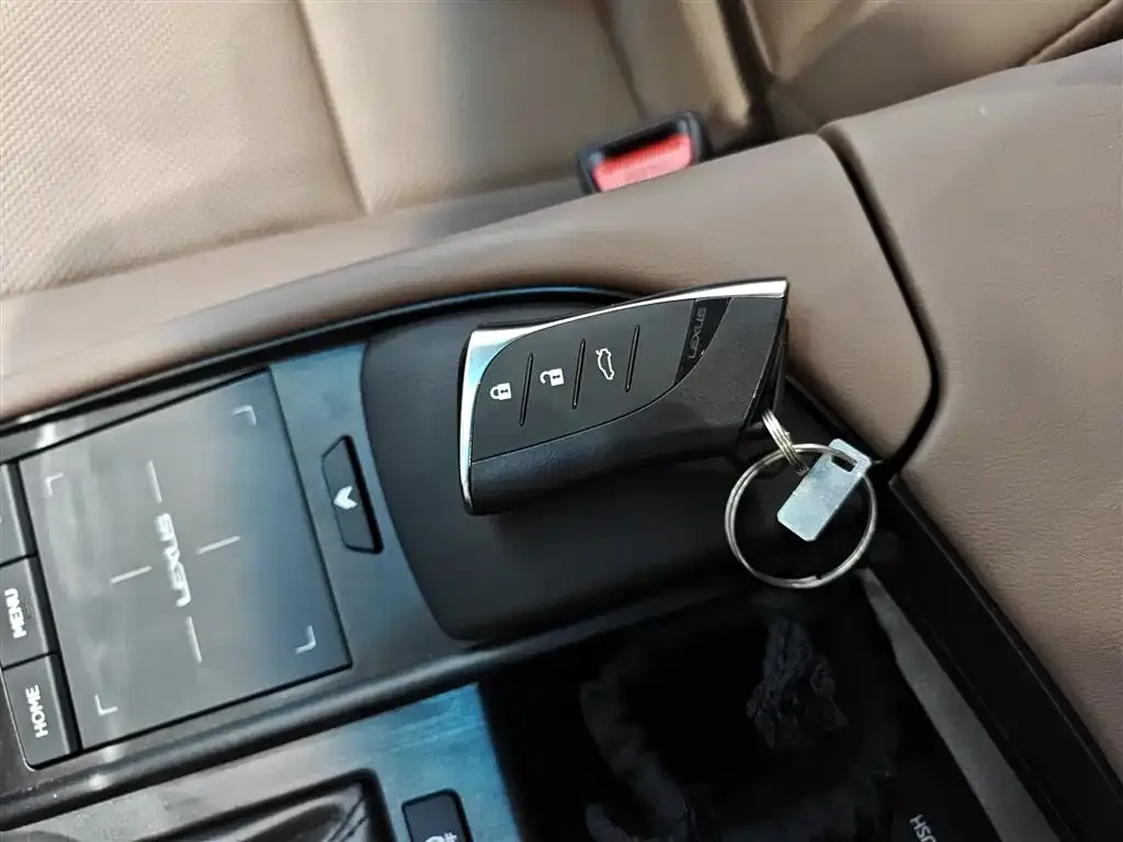 Lexus ES 2021 из CN, фото 9