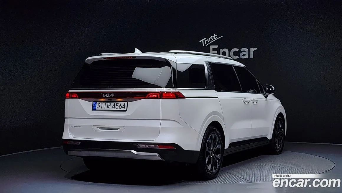 Kia Carnival — фото 2