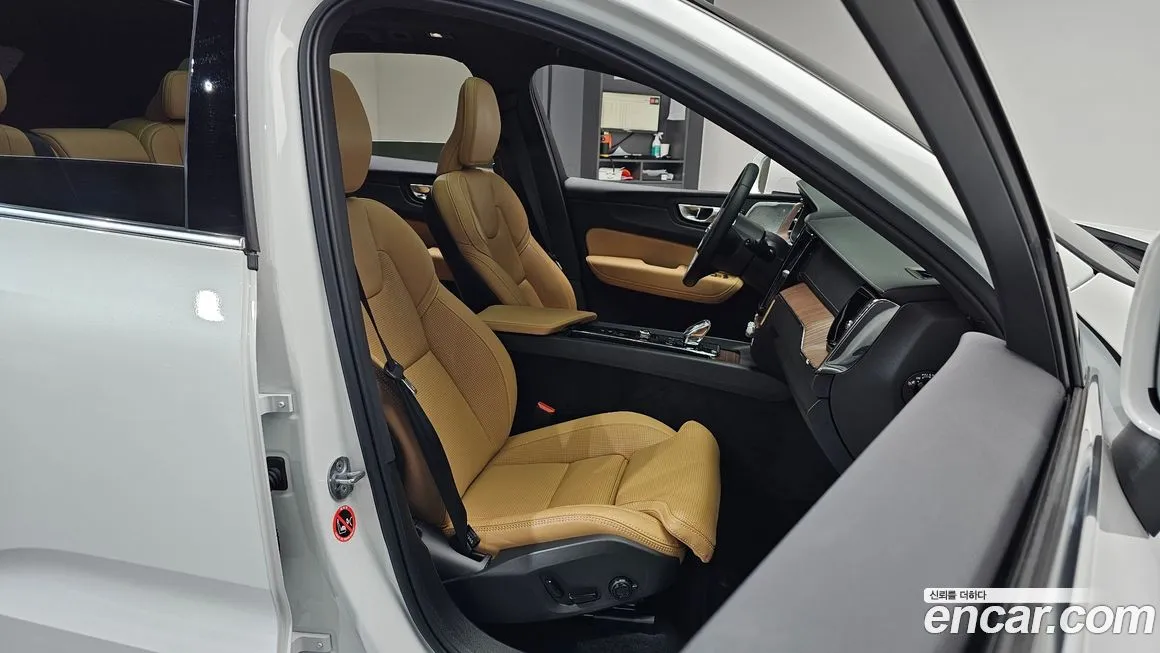 Volvo XC60 2024 из KR, фото 10