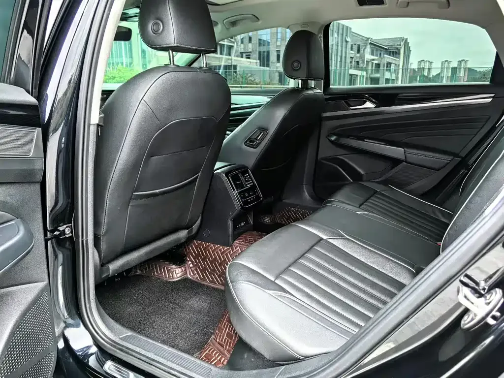 Volkswagen Passat 2022 из CN, фото 6