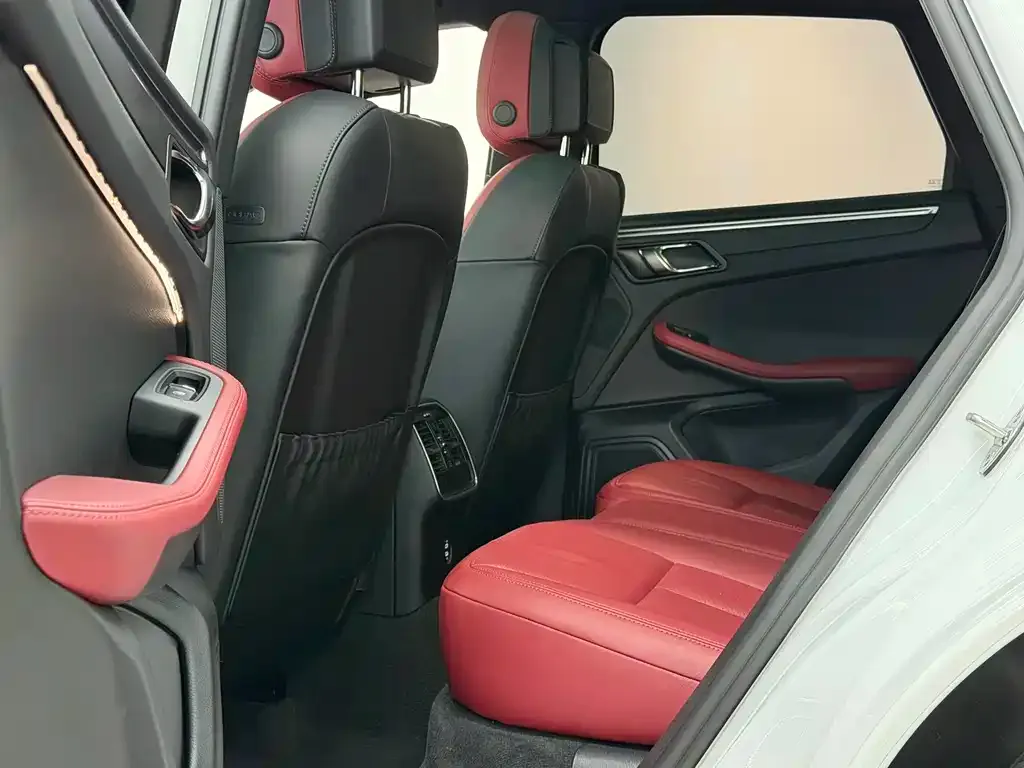 Porsche Macan 2023 из CN, фото 8