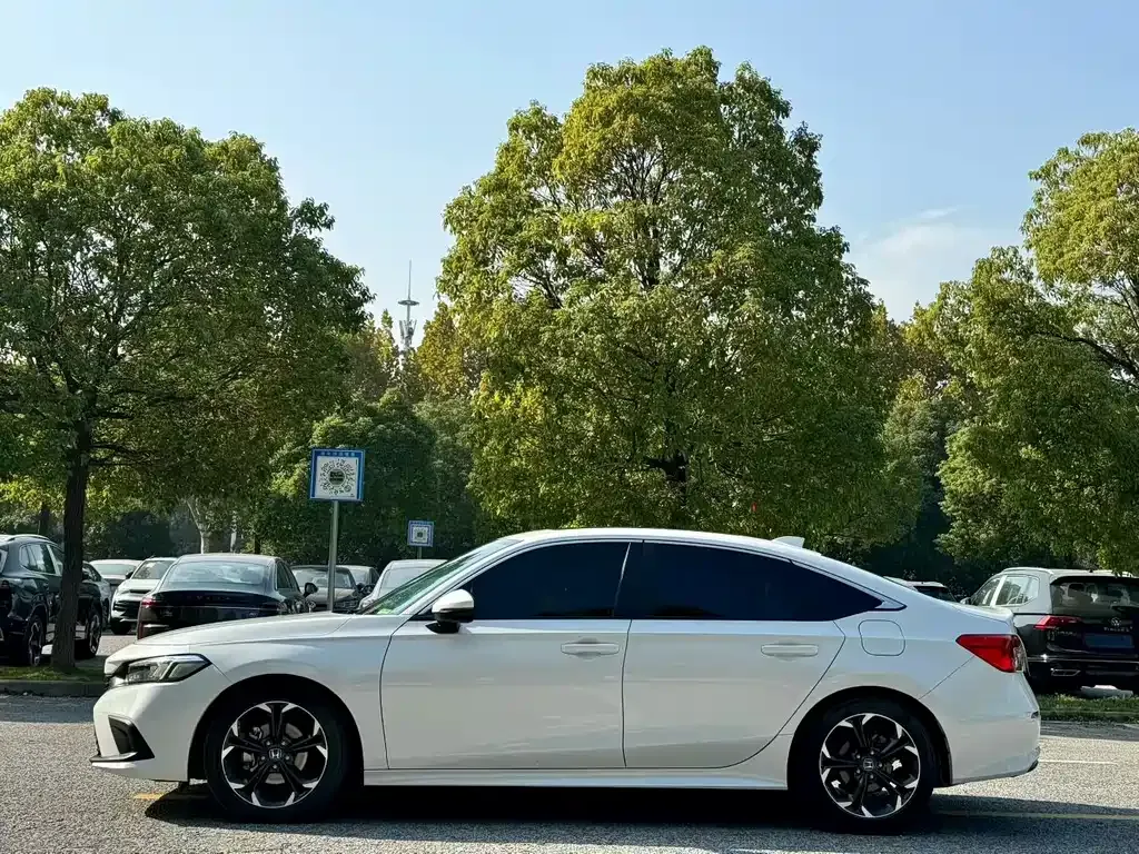 Honda Civic 2023 из CN, фото 3