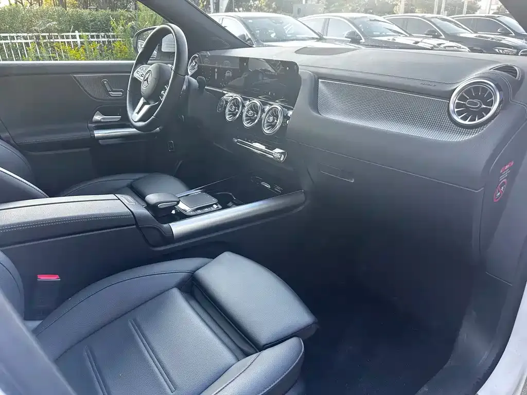 Mercedes-Benz GLA 2023 из CN, фото 4