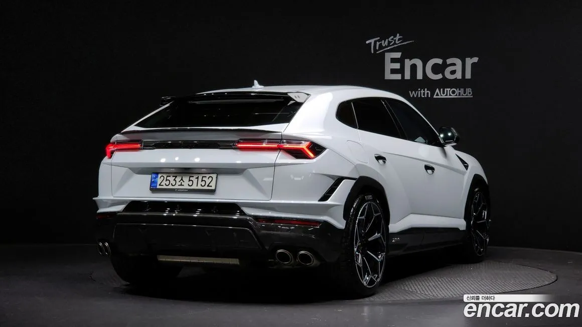 Lamborghini Urus 2023 из KR, фото 2
