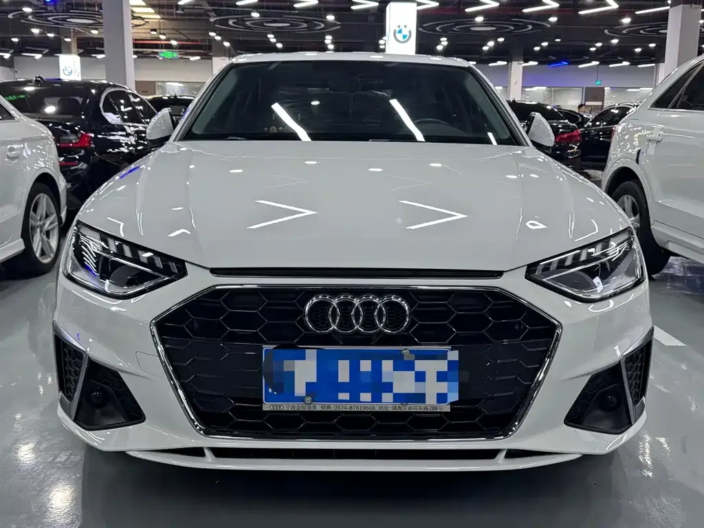 Audi A4L 2023 из CN, фото 2