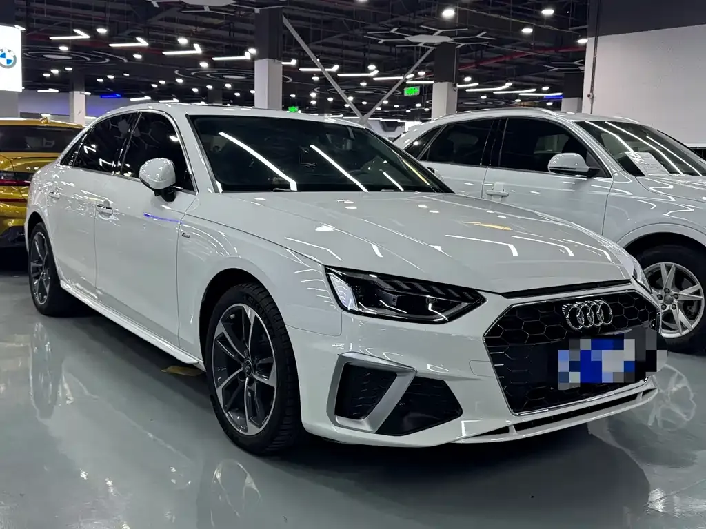 Audi A4L 2023 из CN, фото 3